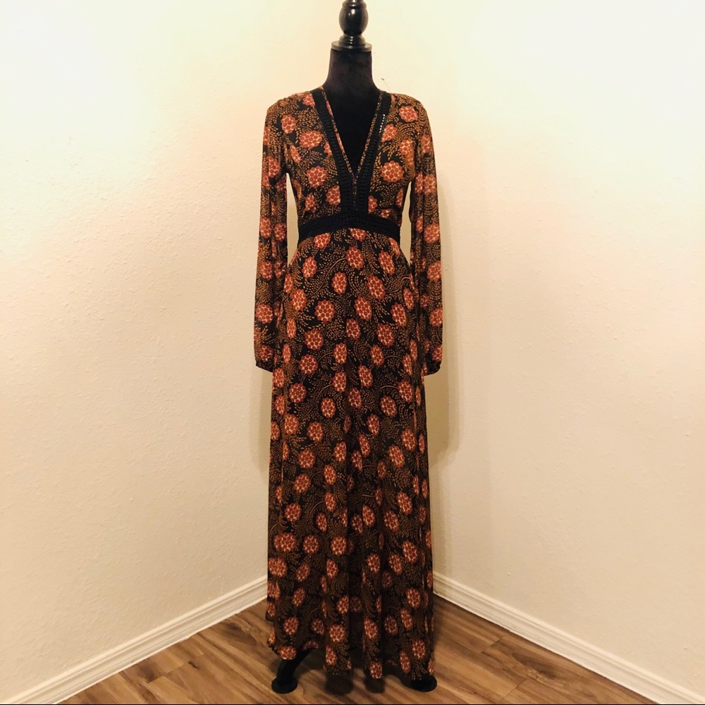 Aakaa Maxi Dress